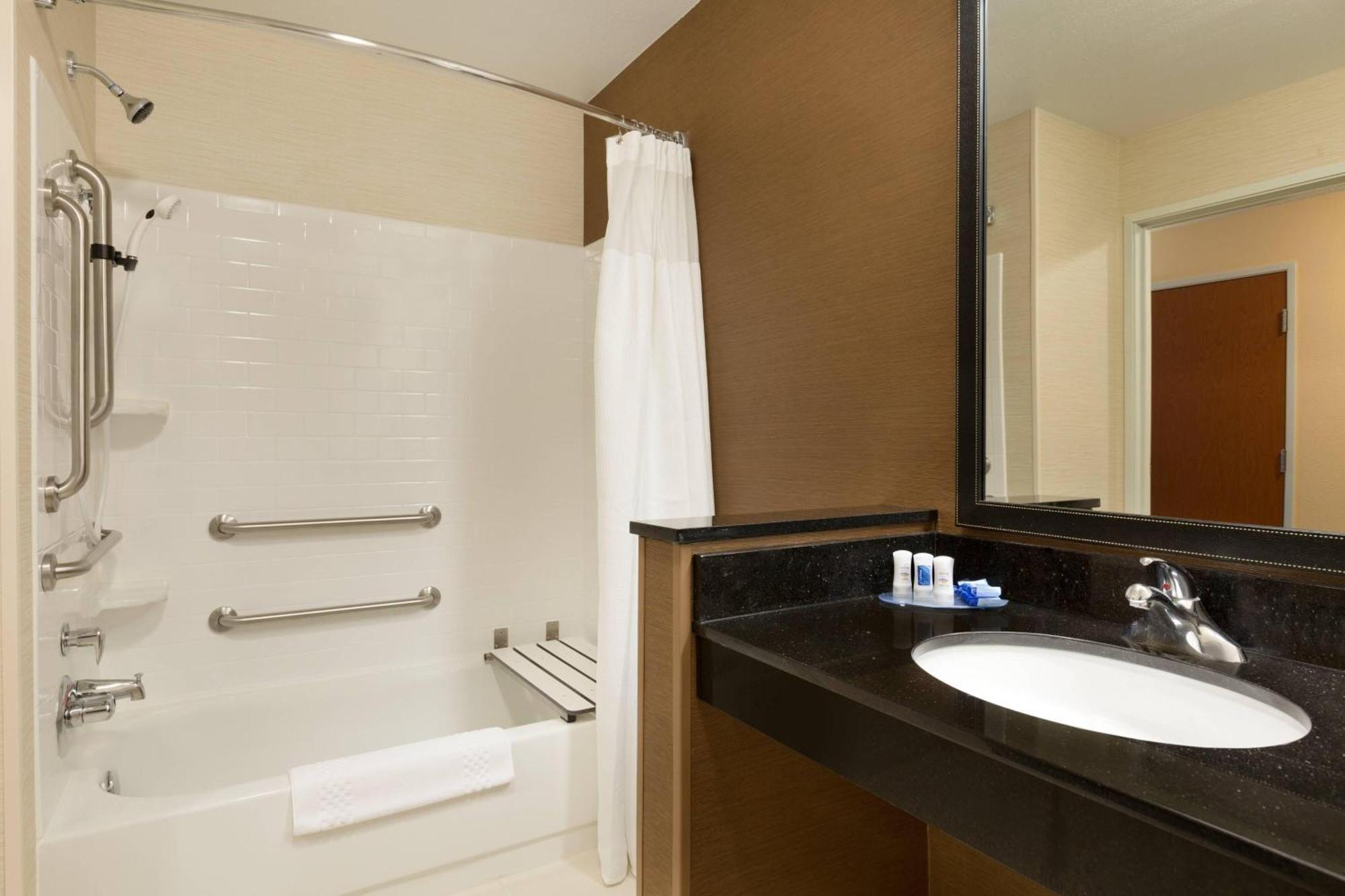 Fairfield Inn & Suites Bismarck South Eksteriør bilde