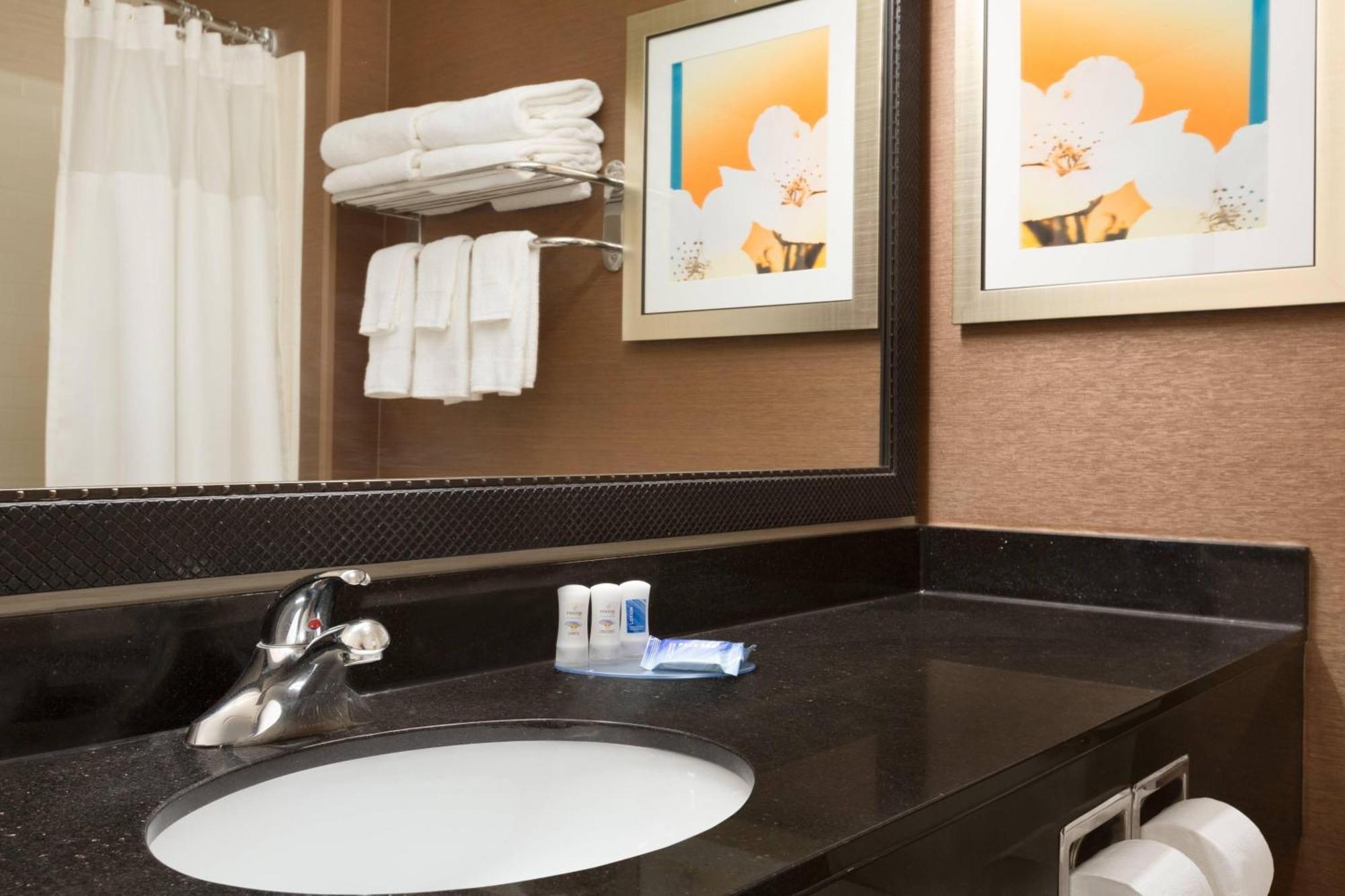 Fairfield Inn & Suites Bismarck South Eksteriør bilde